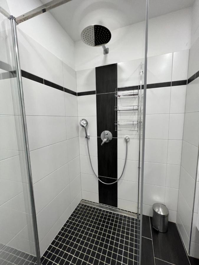 Monterey Apartment וינה מראה חיצוני תמונה